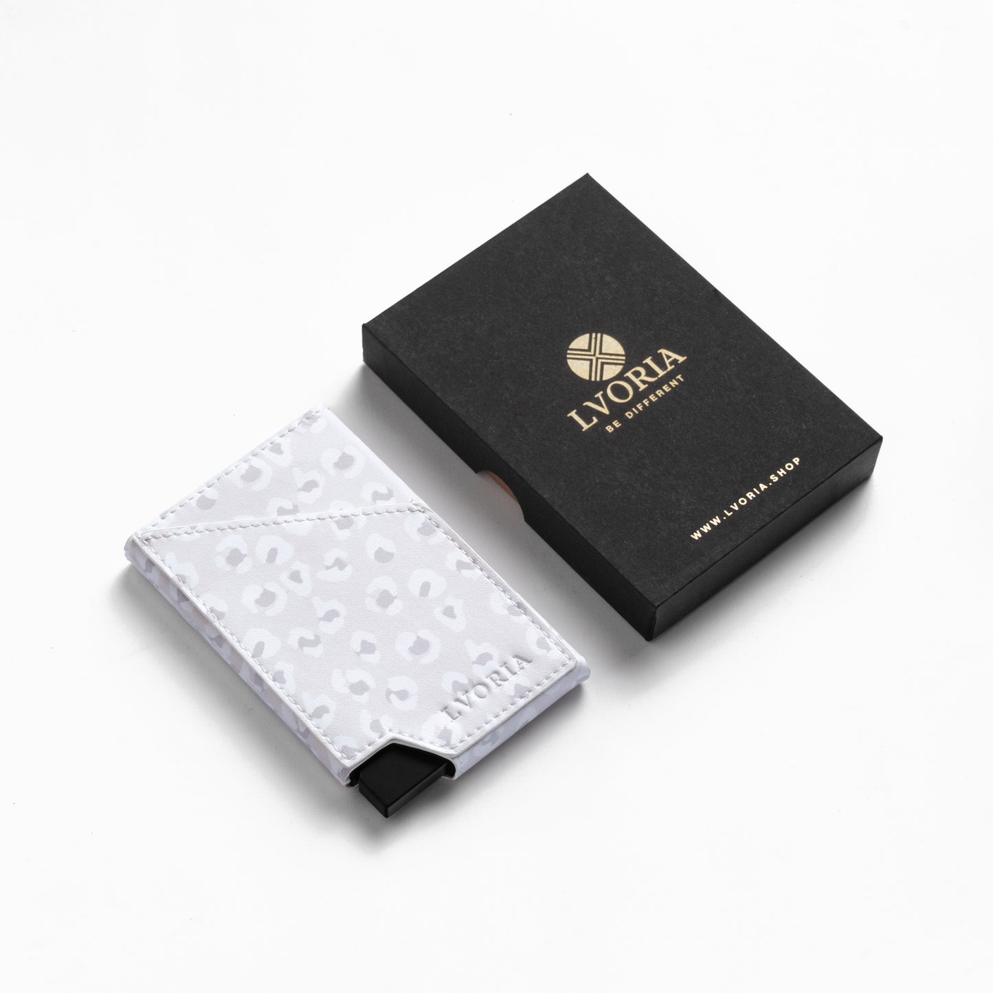 Ivory Bloom – Pure and elegant, inspired by delicate white petals.