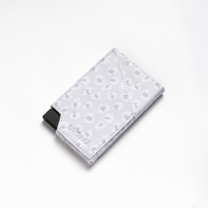 Ivory Bloom – Pure and elegant, inspired by delicate white petals.